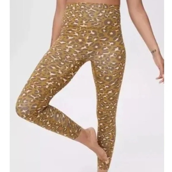 Offline By Aerie Women M Brown Leopard Print Stretch Goals Hi-Rise 7/8 Legging - Picture 1 of 9